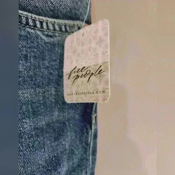 NWT Free People jeans size 24 ***missing button*** - Picture 2 of 6